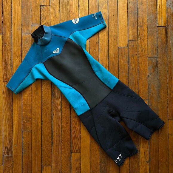 Roxy‎ Syncro 2MM SA218WF Women Blue Black Short Sleeve Short Leg Wetsuit Size 6 - Picture 1 of 7
